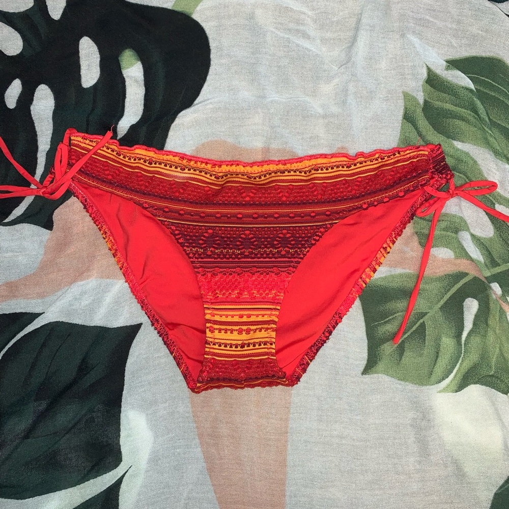 Becca Bikini Bottoms Size Small